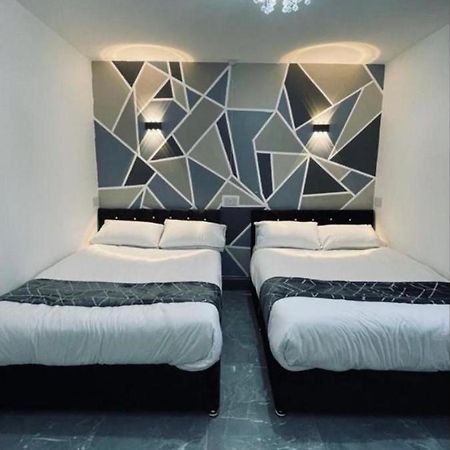 Entire 5 Star Luxury Whalley House Wifi Tv Luxury 伯恩利 外观 照片