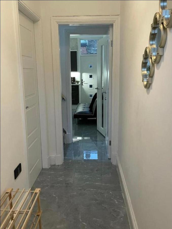 Entire 5 Star Luxury Whalley House Wifi Tv Luxury 伯恩利 外观 照片
