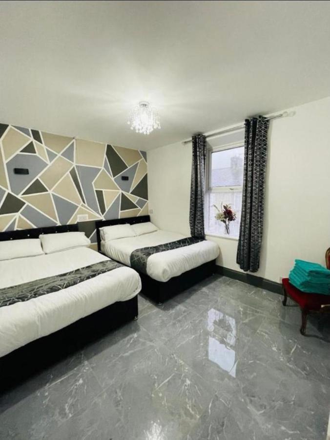 Entire 5 Star Luxury Whalley House Wifi Tv Luxury 伯恩利 外观 照片