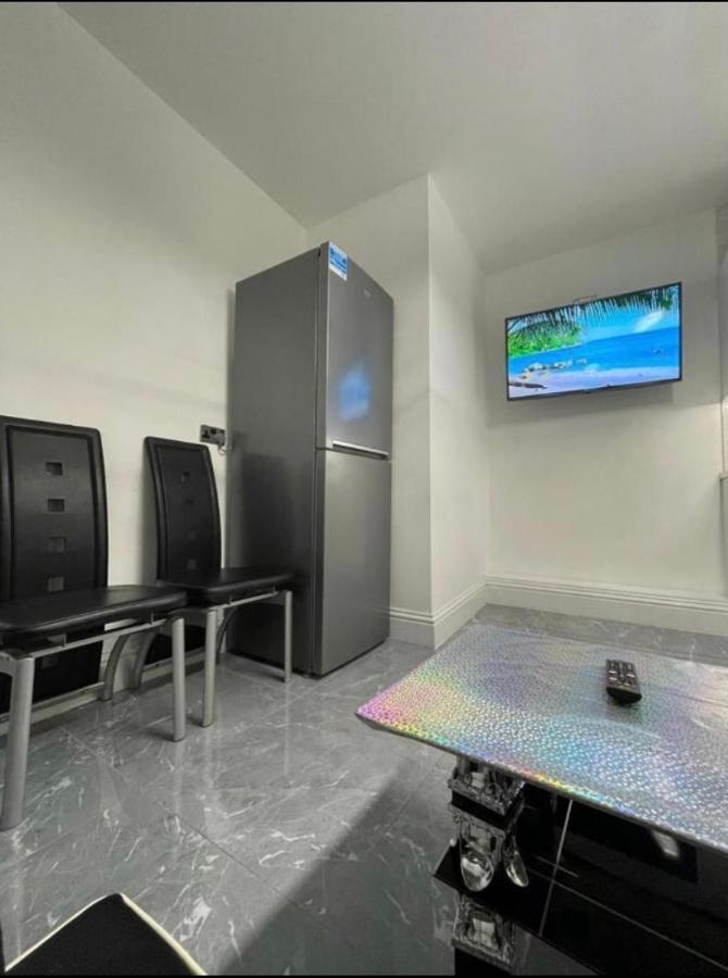 Entire 5 Star Luxury Whalley House Wifi Tv Luxury 伯恩利 外观 照片