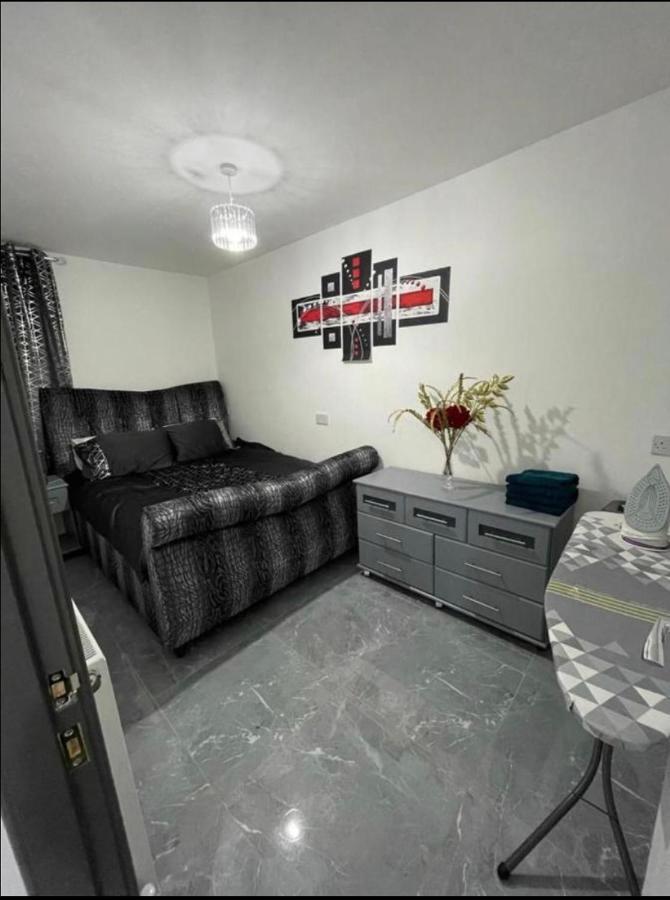 Entire 5 Star Luxury Whalley House Wifi Tv Luxury 伯恩利 外观 照片