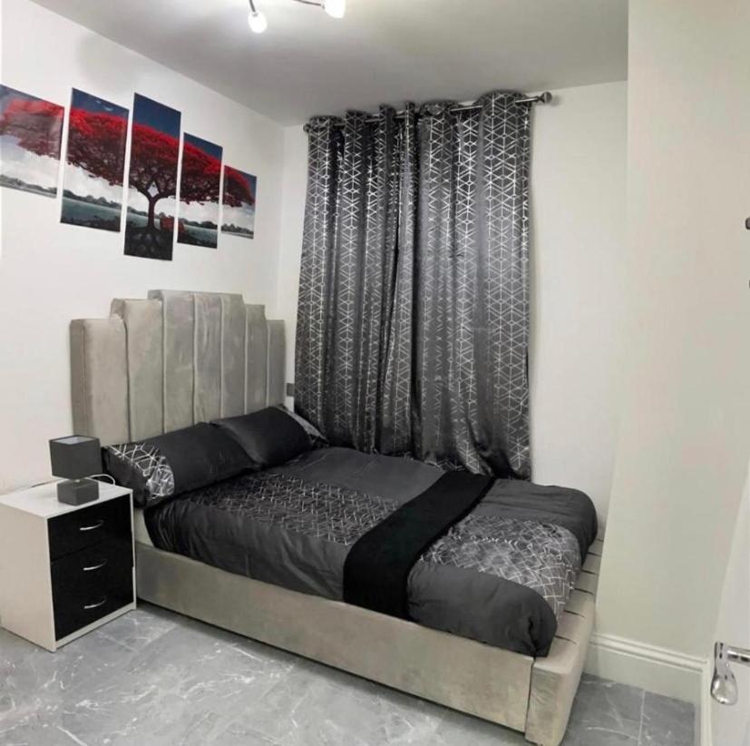 Entire 5 Star Luxury Whalley House Wifi Tv Luxury 伯恩利 外观 照片